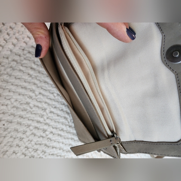 Lucky Brand Wallet Crossbody - Picture 5 of 10